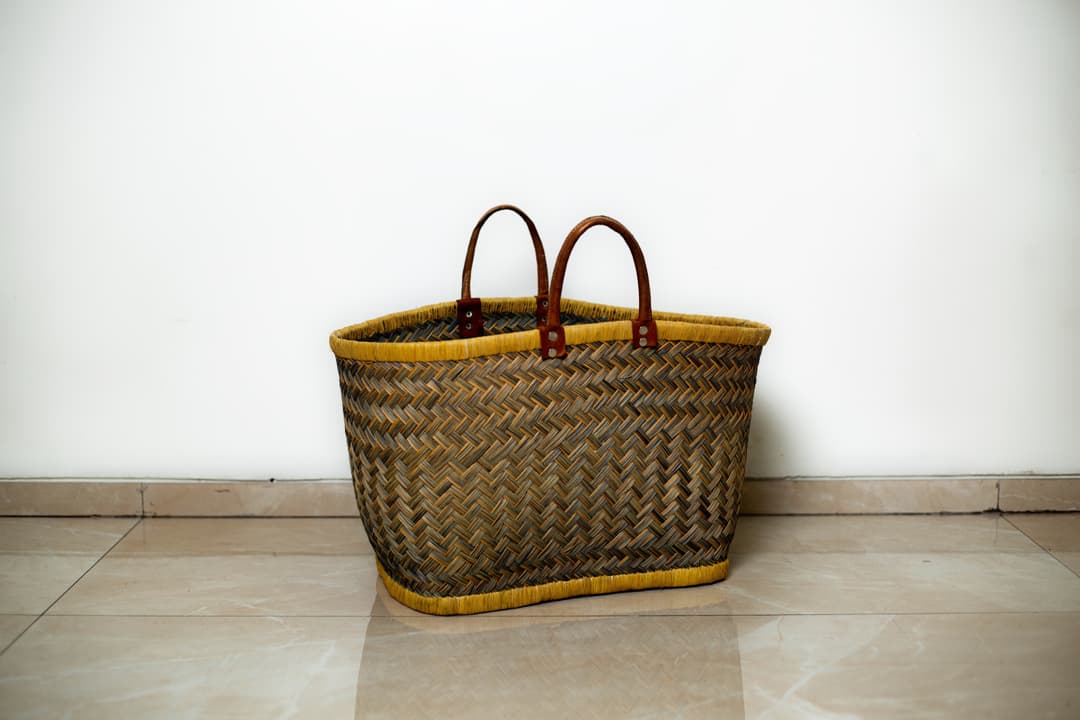 Panier à anse Madagascar jaune cover image